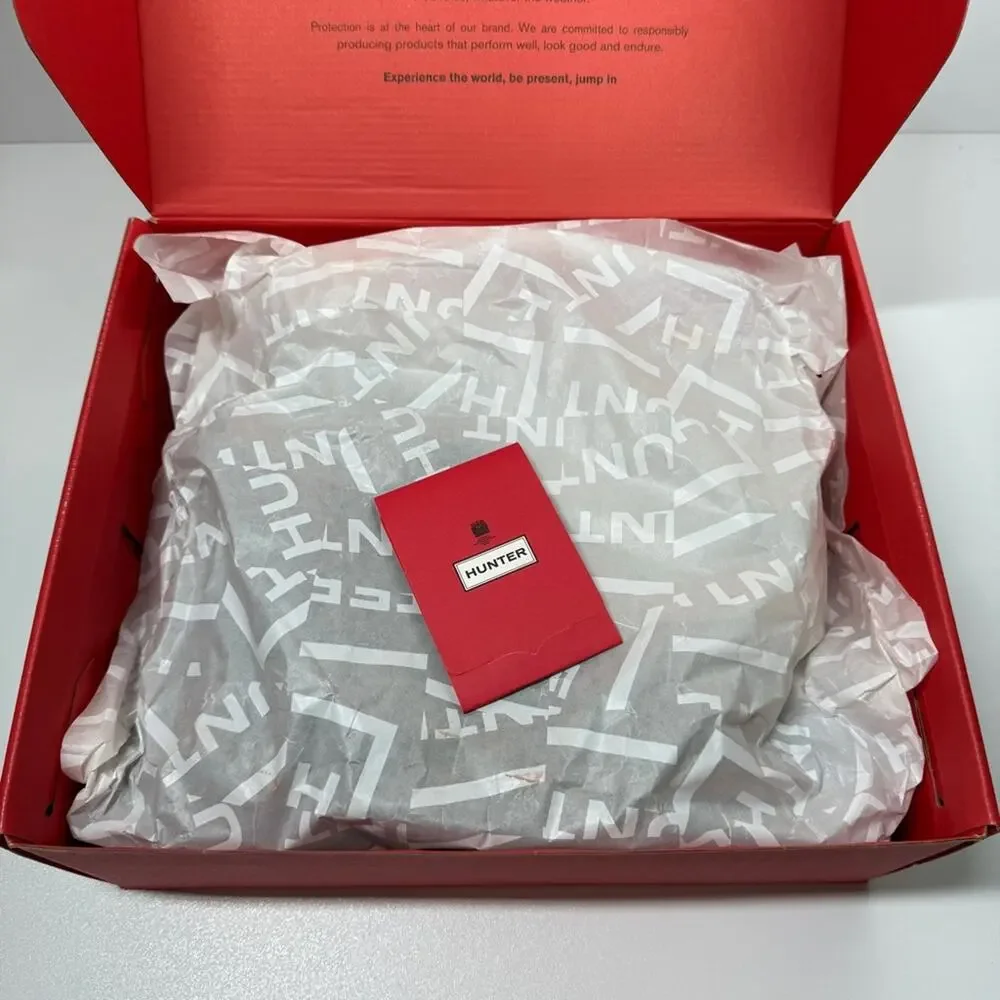 NIB• Women's Original Chelsea Boots Size: 9